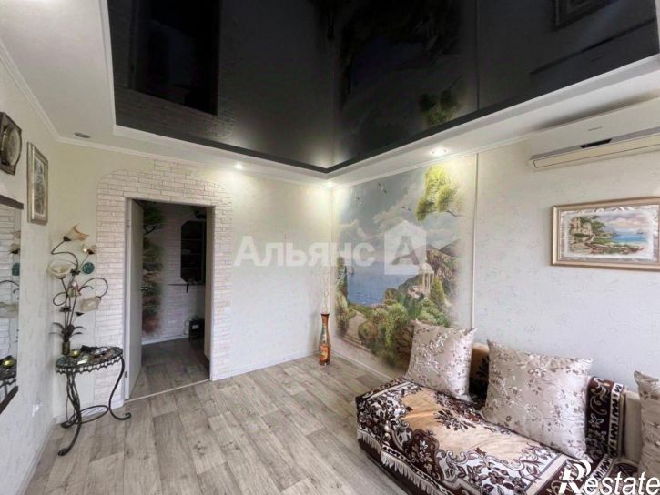 4-комн квартира ул 50 лет СССР, 23,  д. 23