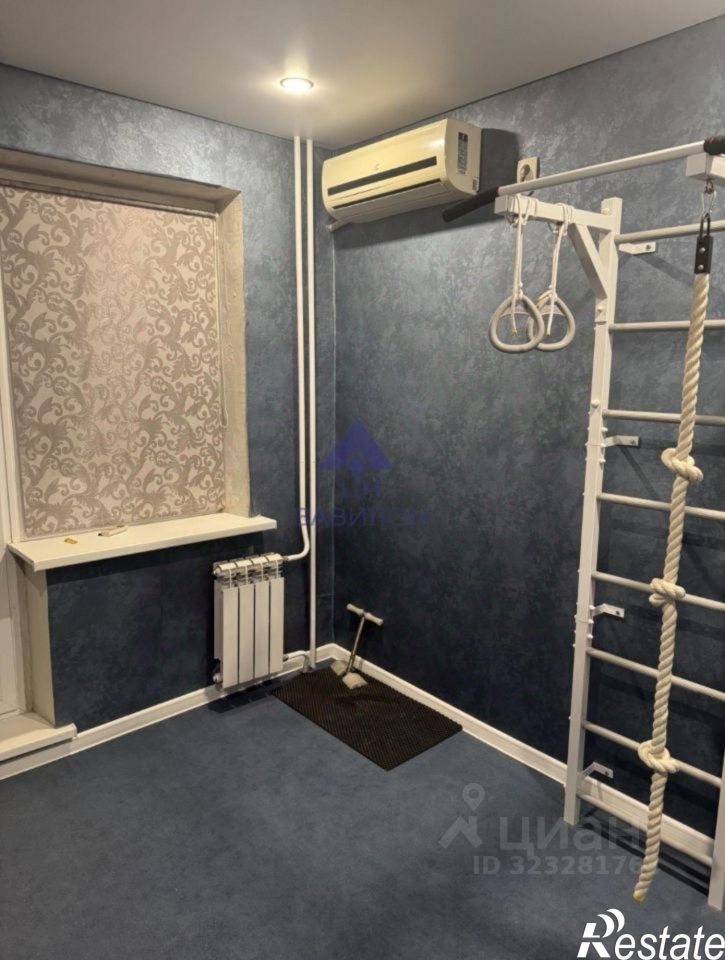 4-комн квартира ул Маршала Кошевого, 21,  д. 21