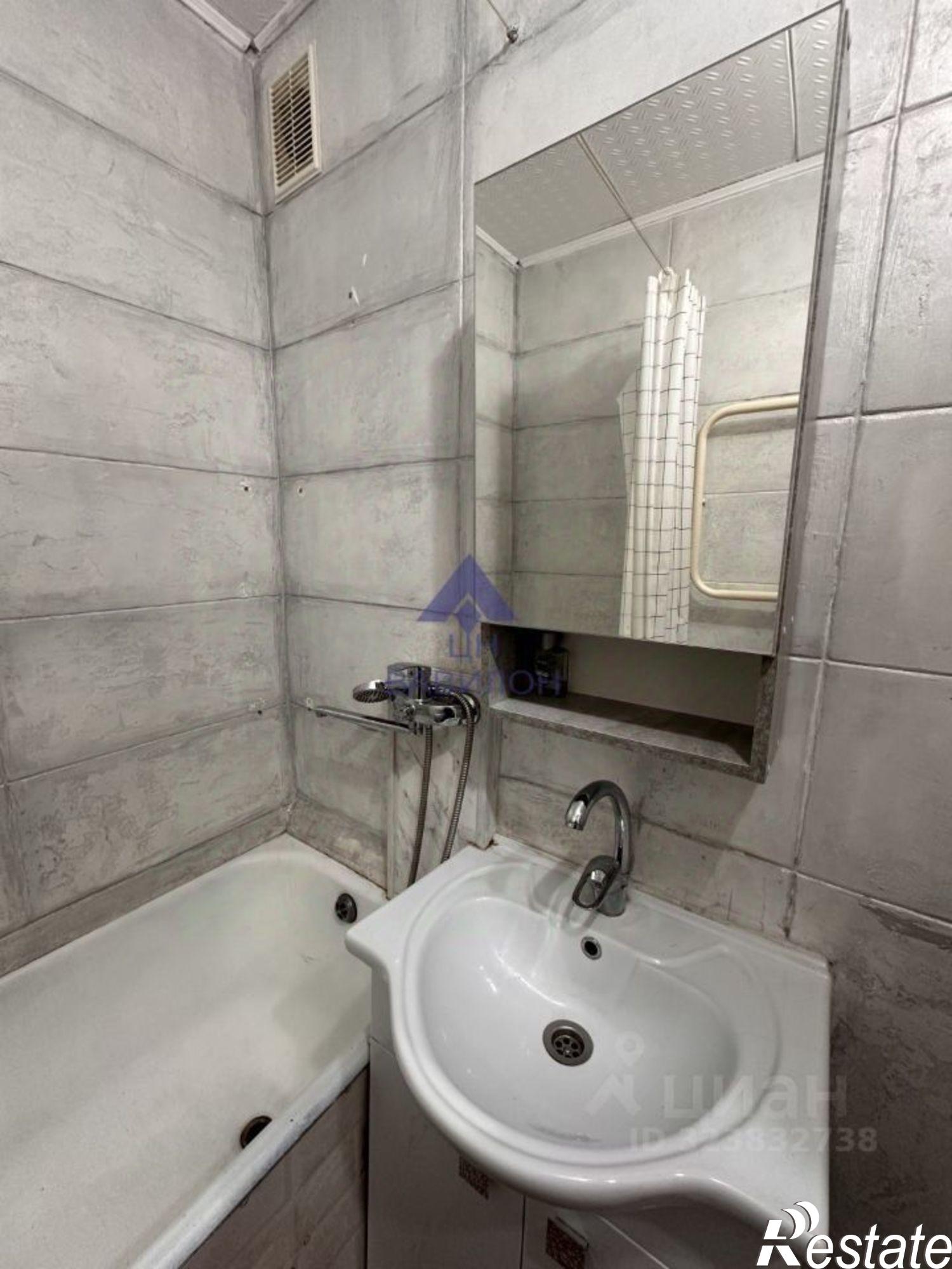 Сдать квартиру за 25 000 рублей на пр-кт Строителей, 11