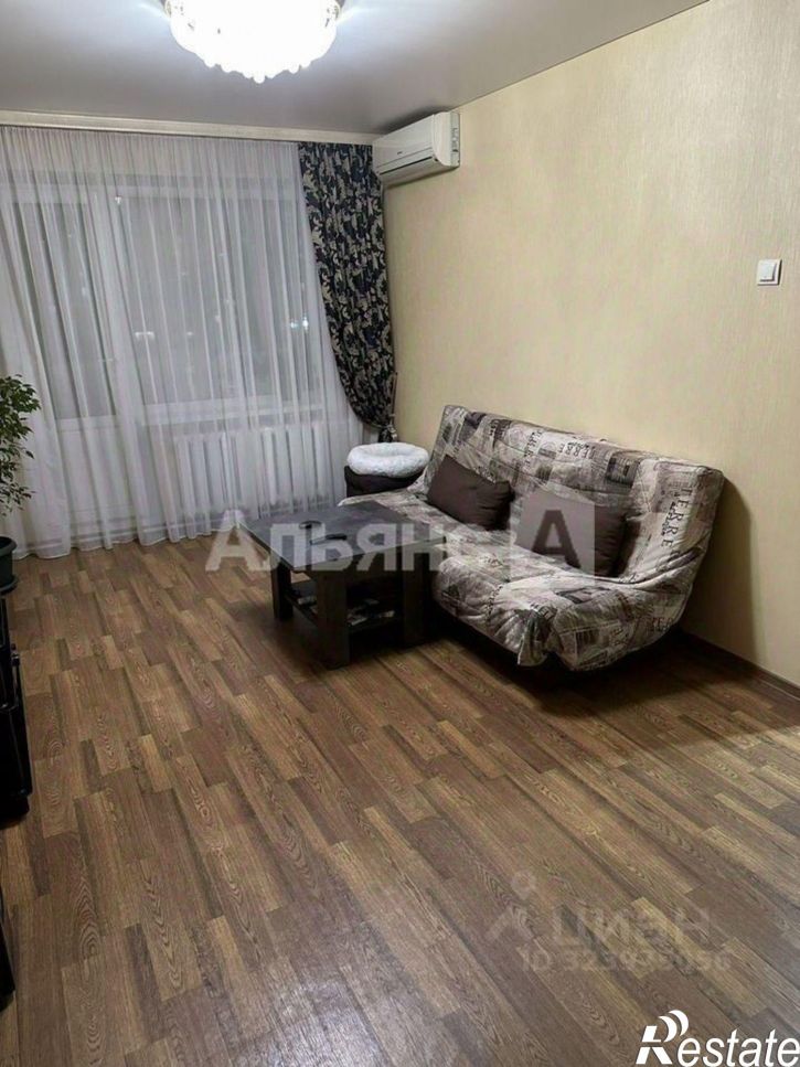 3-комн квартира пр-кт Строителей, 8,  д. 8