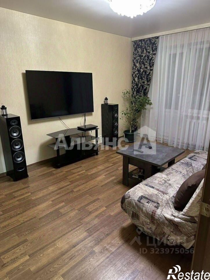 3-комн квартира пр-кт Строителей, 8,  д. 8