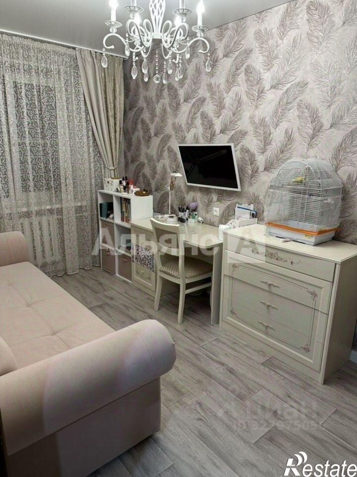 3-комн квартира пр-кт Строителей, 8,  д. 8