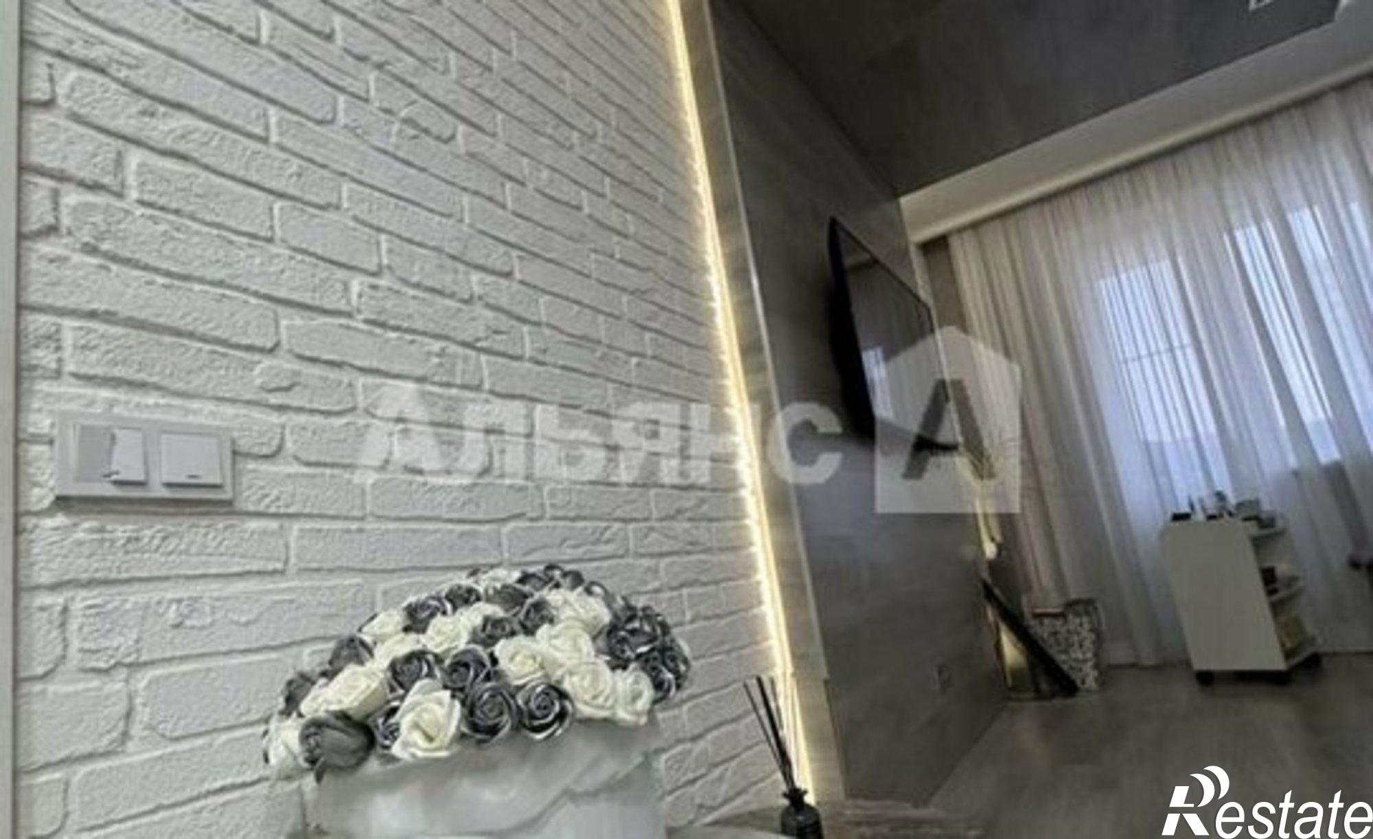 Купить квартиру за 5 500 000 рублей на пр-кт Строителей, 7А