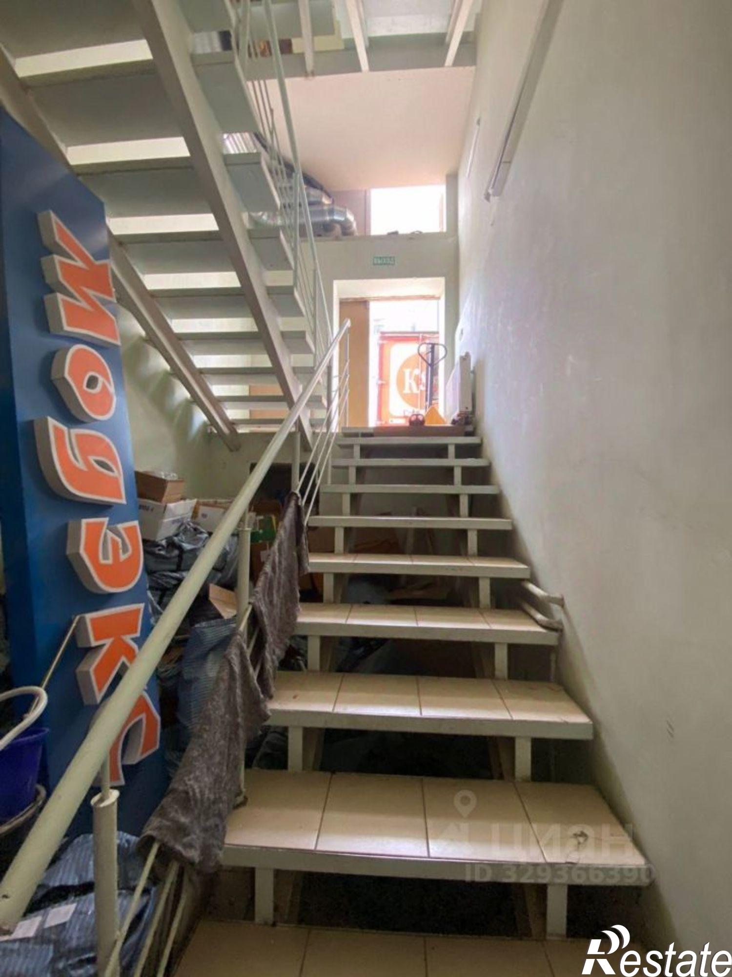 Купить торговое помещение за 16 500 100 рублей на пр-кт Мира, 8а