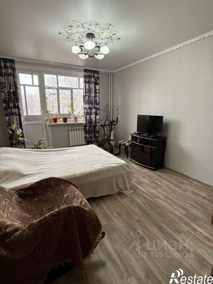 3-комн квартира ул Гагарина, 1,  д. 1