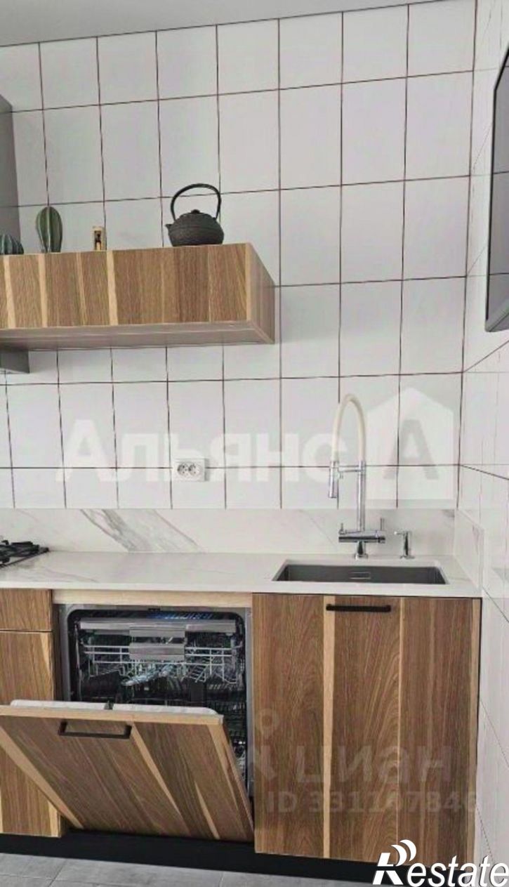 3-комн квартира ул Маршала Кошевого, 44,  д. 44
