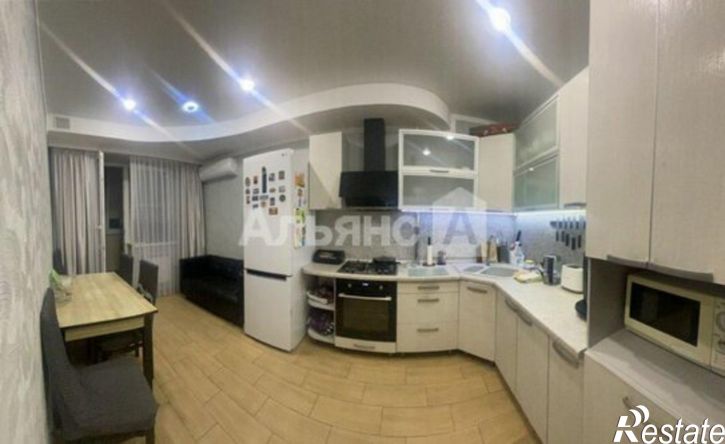 3-комн квартира Волгодонск, улица Энтузиастов, 8А