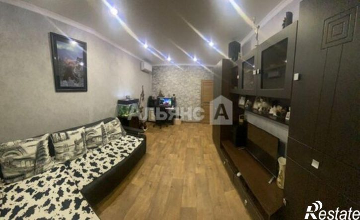 3-комн квартира Волгодонск, улица Энтузиастов, 8А