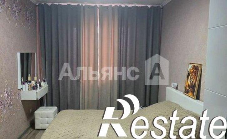 4-комн квартира улица Гагарина, 20,  д. 20