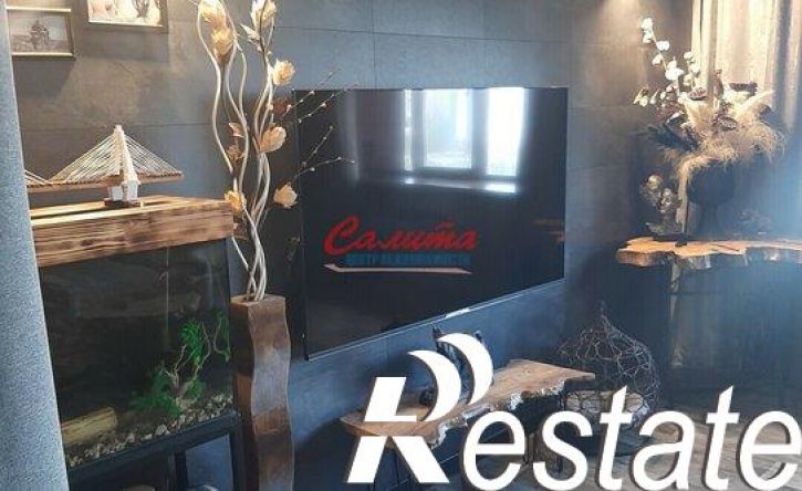 3-комн квартира проспект Строителей (дублёр), 8В,  д. 8В