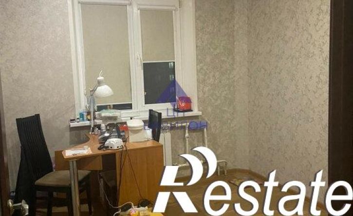 4-комн квартира Индустриальная улица, 18,  д. 18