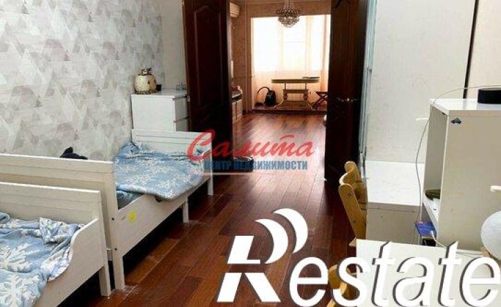 4-комн квартира улица Гагарина, 20,  д. 20