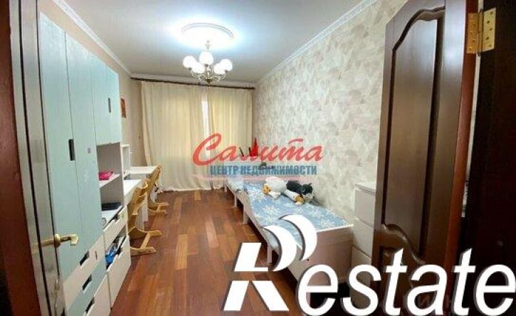 4-комн квартира улица Гагарина, 20,  д. 20